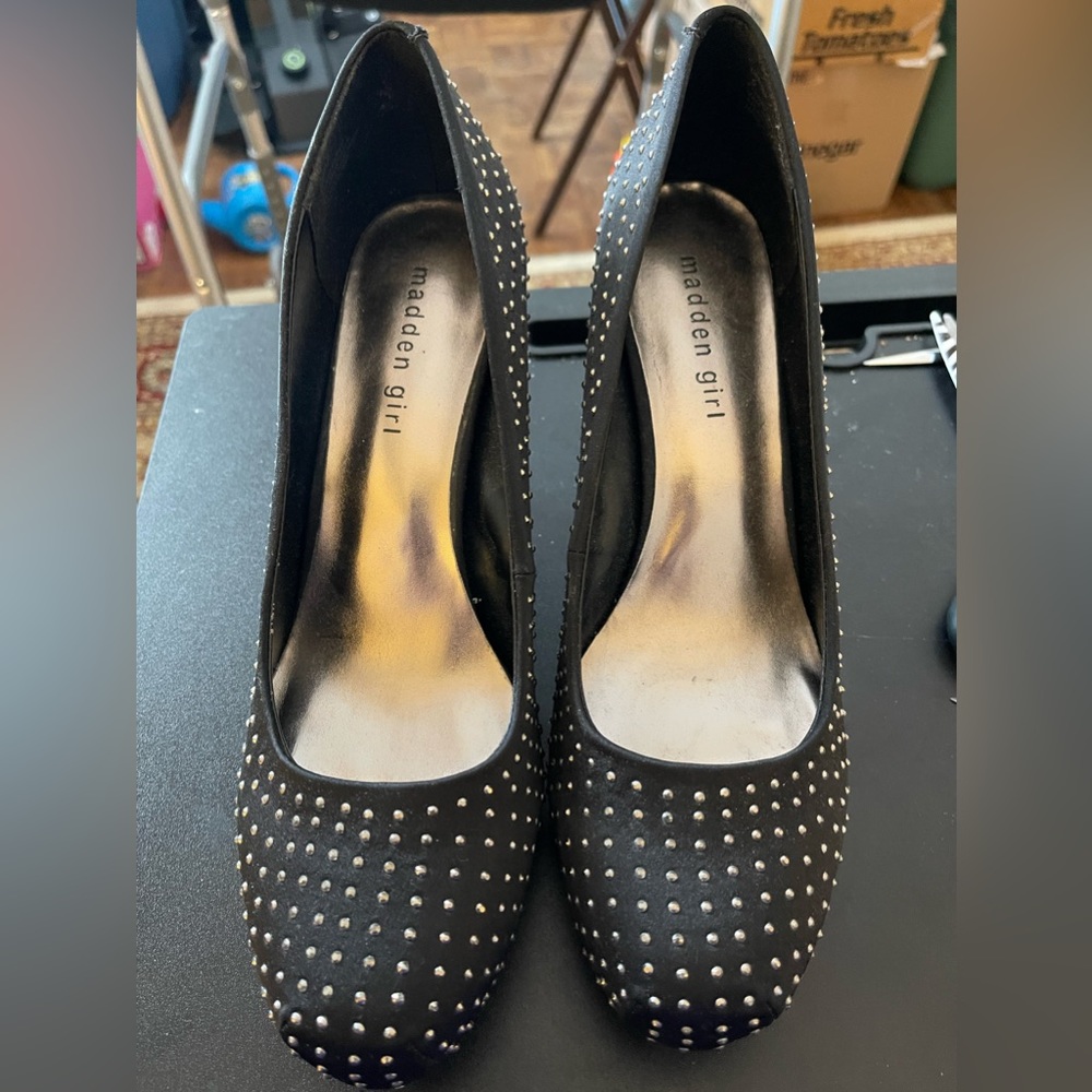 Brand New! Steve Madden Madden Girl Studded High Heels; size 10